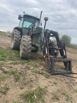 vand tractor john deere 3640 cu incarcator fronatal 