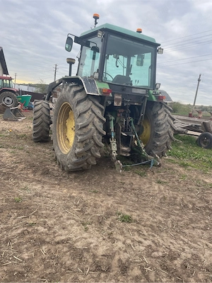 vand tractor john deere 3640 cu incarcator fronatal  - imagine 3