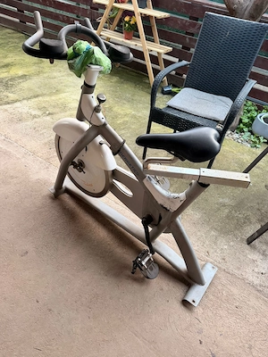 Bicicletă fitness (stationară)