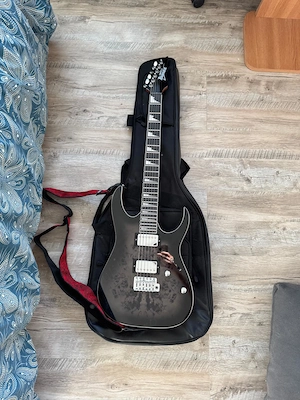 Vand chitara electrica Ibanez noua