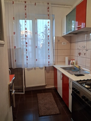 Închiriez apartament cu două camere pe Calea București et 2 Pitești.  - imagine 2