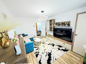 Vand apartament cu 2 camere în Hunedoara, Micro 4, etaj 5. Pret 50.000 EUR neg