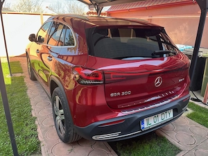 Mercedes EQA 300 4x4 electric, perfect, superdotat, 49.000 km, în garanție, 430 km autonomie - imagine 3