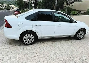 vând ford focus 
