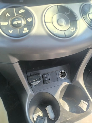 Toyota RAV 4 - imagine 7