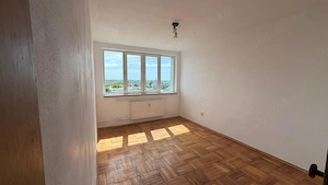 3 camere,65 mpu, zona Turist,bloc anvelopat,2 lifturi,decomandat. Negociabil! - imagine 2