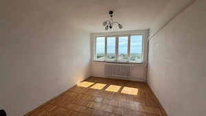 3 camere,65 mpu, zona Turist,bloc anvelopat,2 lifturi,decomandat. Negociabil! - imagine 3