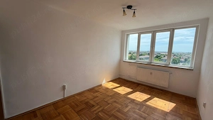 3 camere,65 mpu, zona Turist,bloc anvelopat,2 lifturi,decomandat. Negociabil! - imagine 4