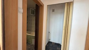 3 camere,65 mpu, zona Turist,bloc anvelopat,2 lifturi,decomandat. Negociabil! - imagine 6