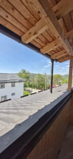  Casă de vânzare în Pucioasa – ideală pentru locuință sau investiție - imagine 16