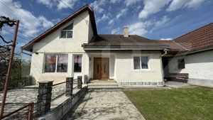 Casă de vânzare în Sigmir și 10 ari de teren