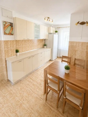 Apartament 3 camere decomandat, etaj intermediar, 70 mp, zona UTA - imagine 3