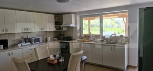  Casă de vânzare în Pucioasa – ideală pentru locuință sau investiție - imagine 4