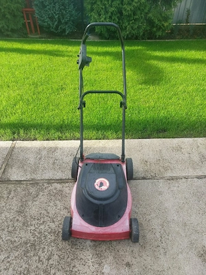 Masini de tuns iarba electrice