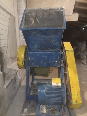 Vand moara de macinat mase plastice