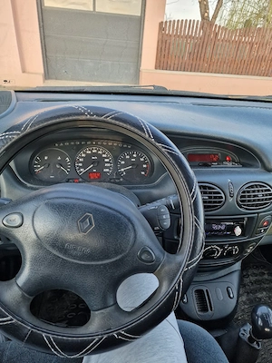 Vînd Renault scenic 16 Benzină  - imagine 2