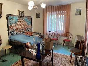 Vand casa batraneasca mobilata si utilata din caramida trei camere plus anexe - imagine 2