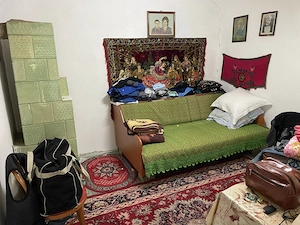 Vand casa batraneasca mobilata si utilata din caramida trei camere plus anexe - imagine 4