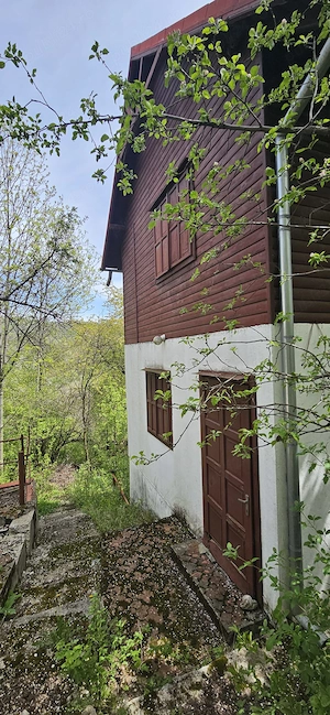 Casă la preț excepțional - investiție inteligentă: casă 80mp + teren 400mp la doar 31.000   - Breaza