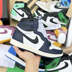 Pantofi Sport Air Jordan 1 High Midnight Navy - imagine 3