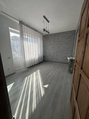 Spațiu comercial de închiriat   ideal pentru activități medicale, birouri sau salon înfrumusețare - imagine 3