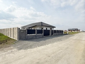Casa individuala, 4 camere, 105 utili, 580 teren, comision 0% Sanmihaiu Roman - imagine 14