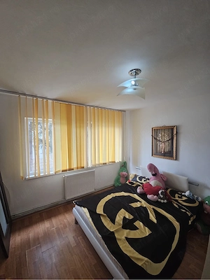 Vand apartament 3 camere