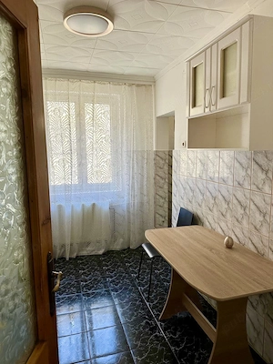 Apartament 3 camere, Băile Herculane   central, decomandat, 2 băi, balcon mare