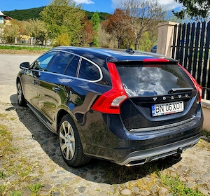 Vând Volvo V60 Plugin Hibrid  - imagine 2