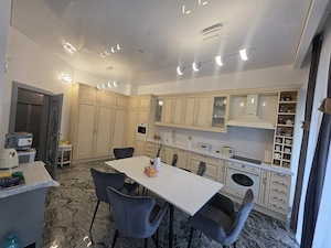 De vanzare apartament 4 camere ultramodern Bld Decebal