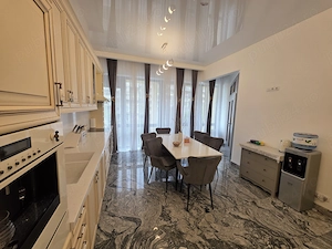 De vanzare apartament 4 camere ultramodern Bld Decebal - imagine 2