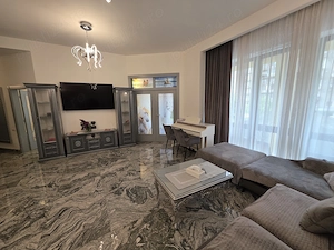 De vanzare apartament 4 camere ultramodern Bld Decebal - imagine 4