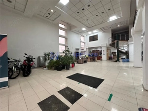 Showroom 330mp, rond Mall Moldova - imagine 9