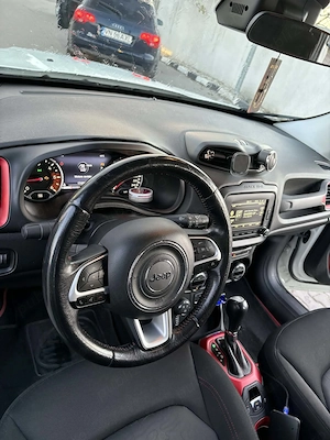 Vând jeep renegade  - imagine 8