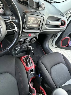 Vând jeep renegade  - imagine 9