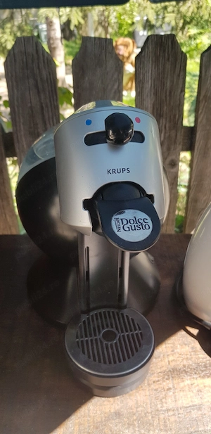   espressor de cafea Philips Senseo si Espressor capsule KRUPS Nescafe Dolce Gusto 