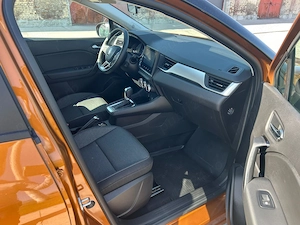 Renault Captur Full Hybrid cu doar 3000km  - imagine 4