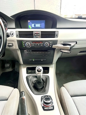 BMW E 91 320 Diesel Facelift Euro 5  - imagine 5