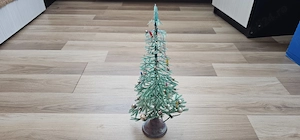 Vand un bradulet artificial foarte frumos pentru sarbatorile de iarna si nu numai