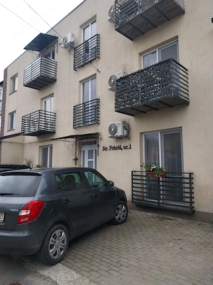 Persoana fizica, ap.2 cam,Iași, parter, zona Podu de fier, bloc nou, parcare, gradina,utilat complet