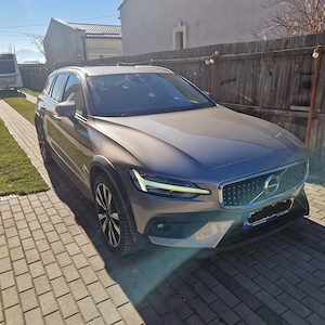 Volvo v60 cross country 4x4 momentum pro - imagine 2