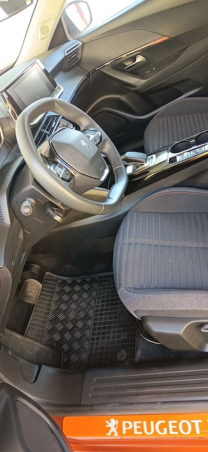 Peugeot 2008 electric cu 8000km si 4 ani garantie baterie  - imagine 10