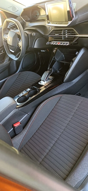 Peugeot 2008 electric cu 8000km si 4 ani garantie baterie  - imagine 12