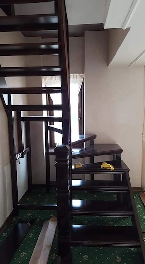 Execut orice model de uși ferestre mobilier scări foișoare pergole etc 