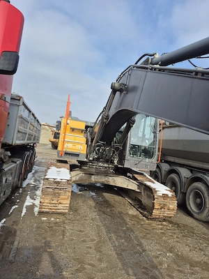 Vand Excavator volvo ec250 - imagine 5