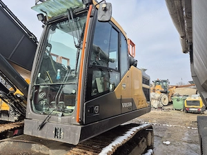 Vand Excavator volvo ec250 - imagine 2