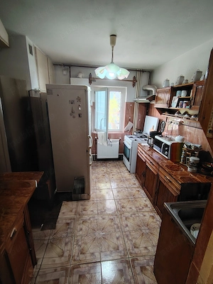 Vand urgent apartament 2 camere zona Confectii, Abatorului Bl 20 Etajul 1 - imagine 6