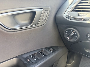 Seat Leon 1.6 Tdi 105 Cp - imagine 11