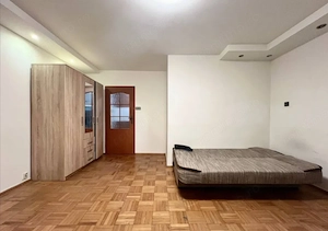 Vand garsoniera in zona Titan, aproape de metrou