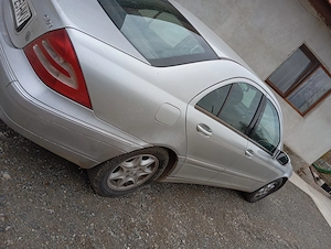Mercedes C class 2.2 diesel  - imagine 4
